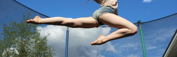 Entraînement au trampoline, une impressionnante forme d’exercice à faible impact pour brûler des calories